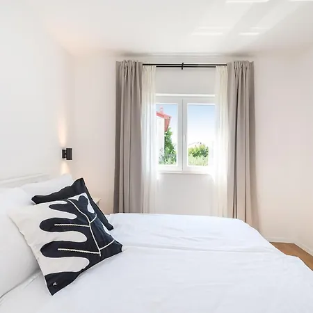 Apartman Mavi *